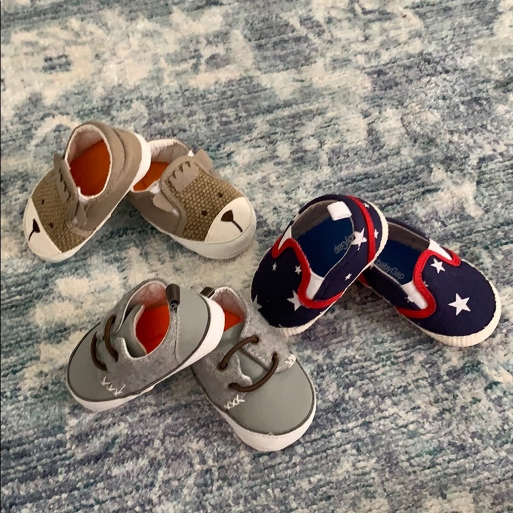 3 pair of baby crib shoes. Like new